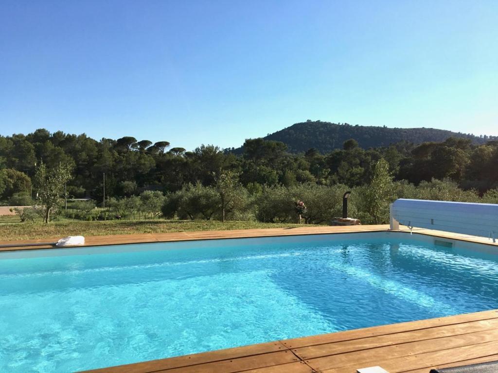 La Villa Aux Oliviers Le Val Esterno foto