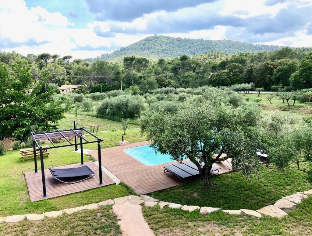 La Villa Aux Oliviers Le Val Esterno foto